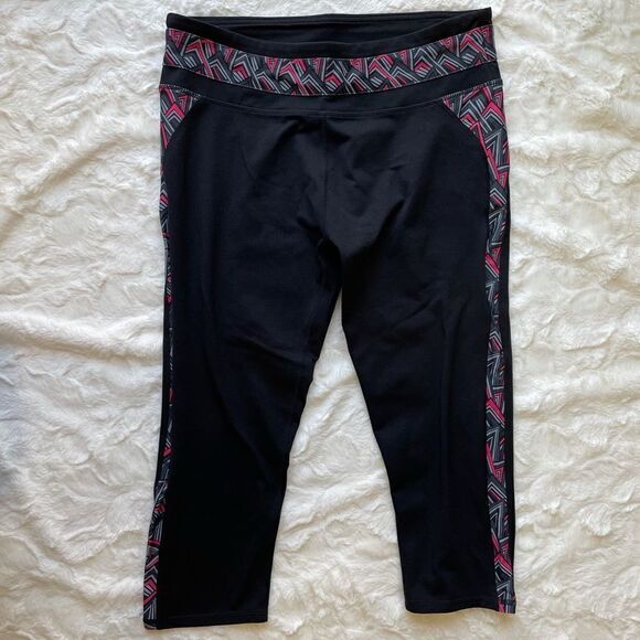 Fabletics Capri Legging - Women’s M - Picture 2 of 6